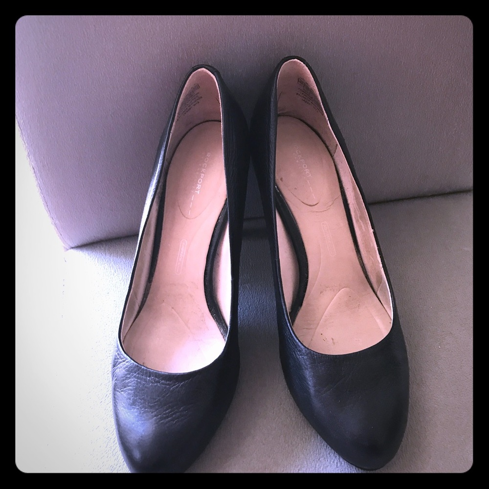 Size 7 Black RockPort